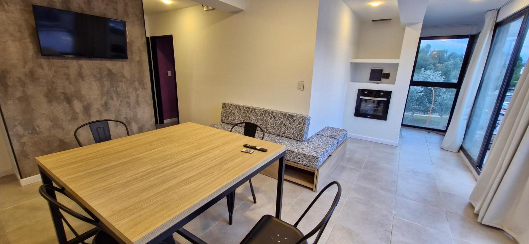 Apartamento Vivisierras, Piso 3 Frente Al Lago, Centro Carlos Paz, 2 Dormitorios, 2 Banos, Pileta Privada, Premium *