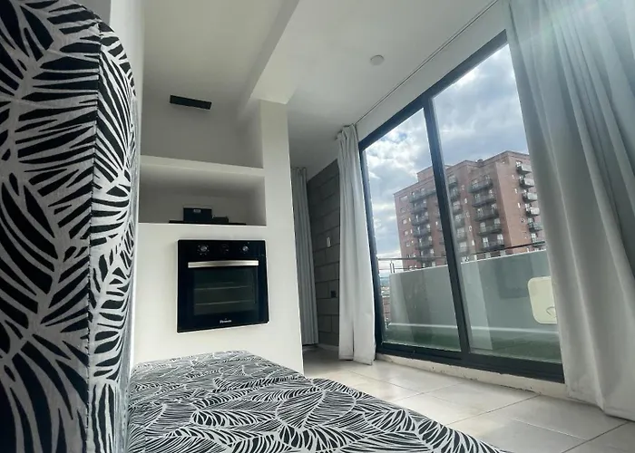 Vivisierras, Piso 3 Frente Al Lago, Centro Villa Carlos Paz, 2 Dormitorios, 2 Banos, Pileta Privada, Premium