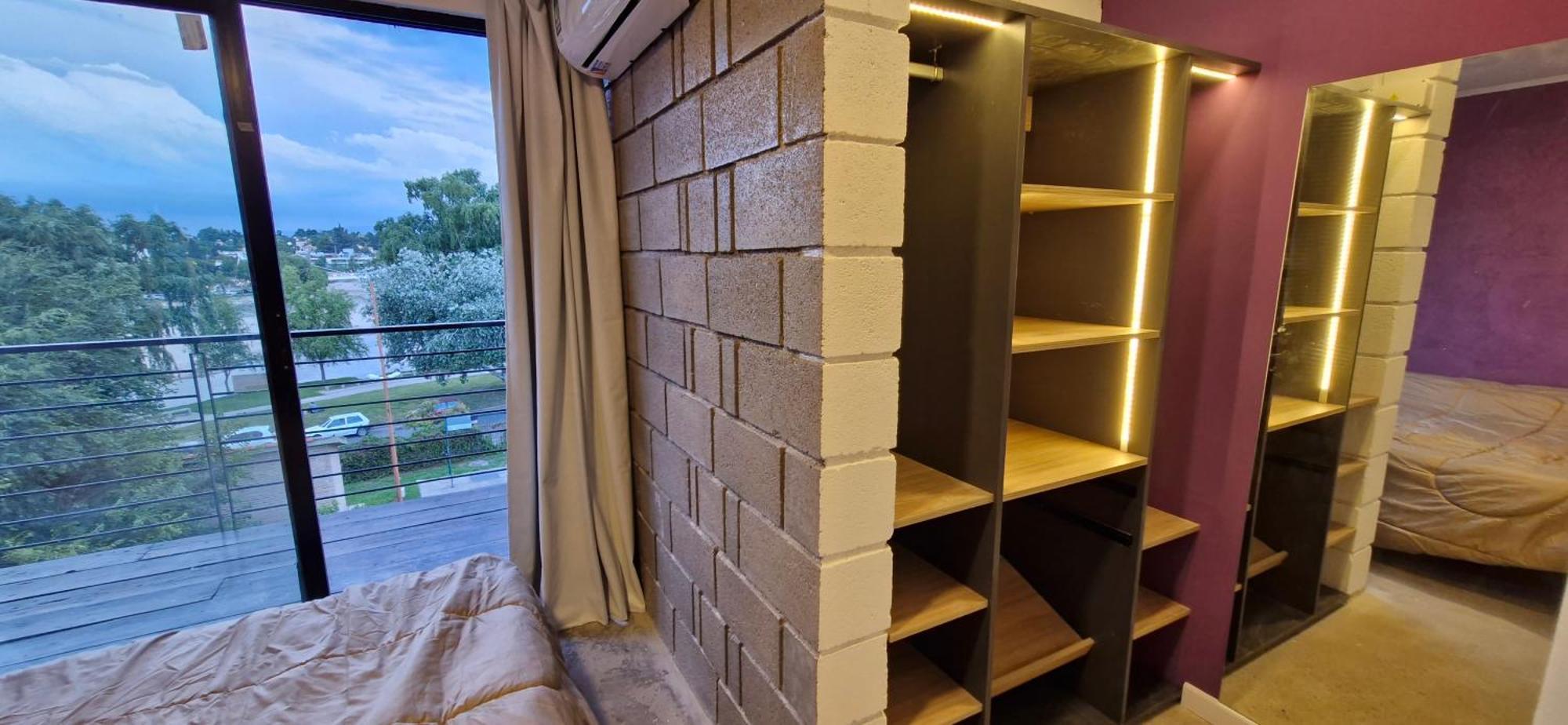 Vivisierras, Piso 3 Frente Al Lago, Centro Carlos Paz, 2 Dormitorios, 2 Banos, Pileta Privada, Premium