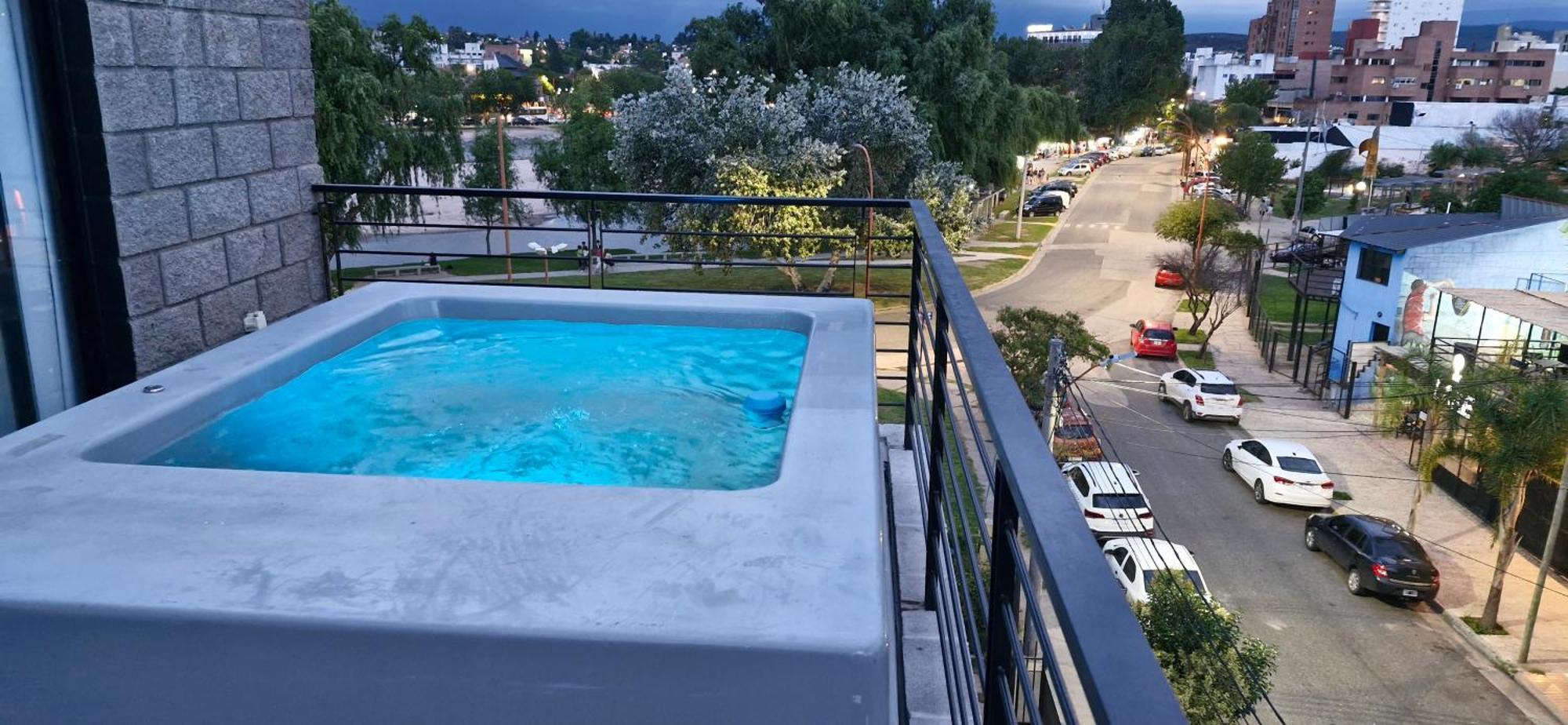Vivisierras, Piso 3 Frente Al Lago, Centro Carlos Paz, 2 Dormitorios, 2 Banos, Pileta Privada, Premium Apartment *
